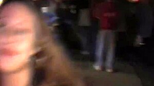 Amatør-student blir hardt knullet i doggystyle av stor kuk