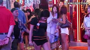 태국 십대 소녀가 HD 비디오에서 숨겨진 카메라에 잡혔습니다