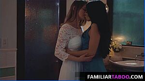 Miembros de una familia lesbiana exploran su sexualidad en un caliente trío