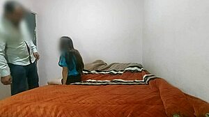 Смотри, как мексиканская подросток занимается безусловным сексом на публике