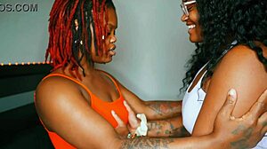 Ebony fisse bliver knullet i lesbisk sygehusindstilling