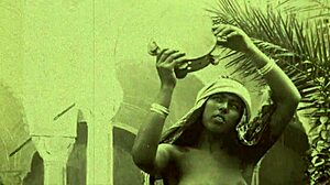 Retro vintage orálny sex a chlpatá kundička v maurskom haréme
