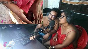 Guru India melakukan pengembaraan di luar dengan bintang porno yang membangkitkan nafsu