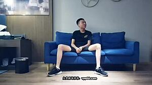 Г-н Хуангс Горещо камшоу с бюстова тийнейджърка във фетиш облекло от Китай
