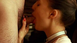 Površen oralni seks vodi do obraznega izliva v vročem prizoru zmenkov