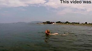 Ада Бојанас плива на отвореном без купаћих костима